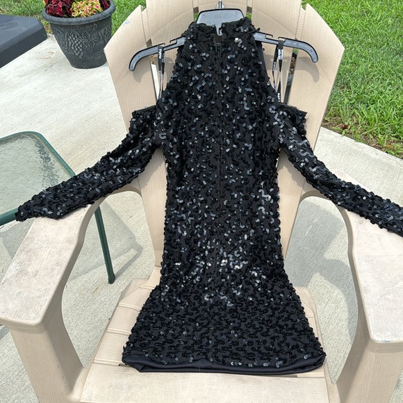Black sequined dress, long sleeves, off the shoulder, turtleneck all in one! - Picture 3 of 7